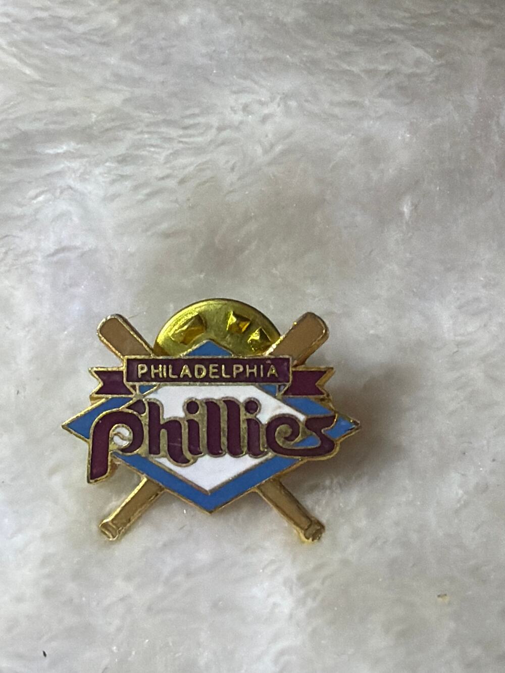 Vintage 1988 Philadelphia Phillies MLB Enamel Lapel Pin Peter David Inc Baseball